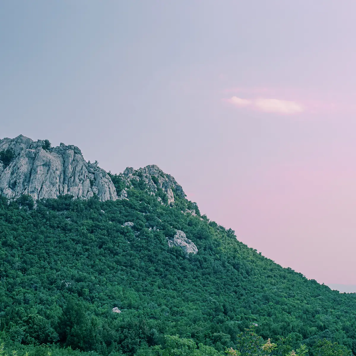 Sonnenuntergang im Naturpark Učka in Kroatien